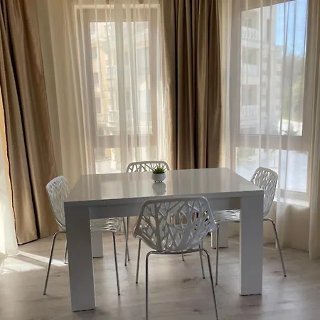 Deluxe South Bay Varna