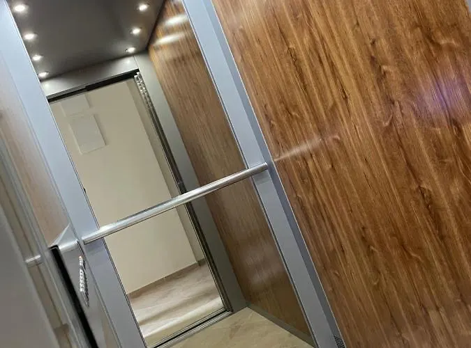 Deluxe South Bay Apartment *