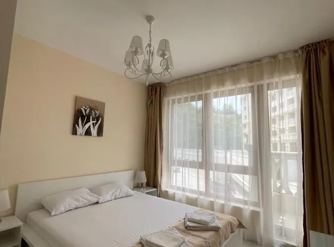 Deluxe South Bay * Varna