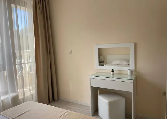 Deluxe South Bay * Varna