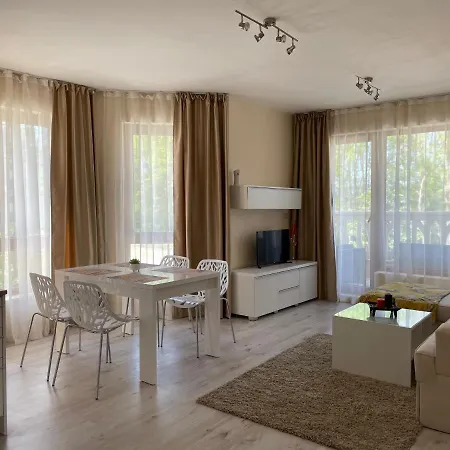 Deluxe South Bay Apartment Varna