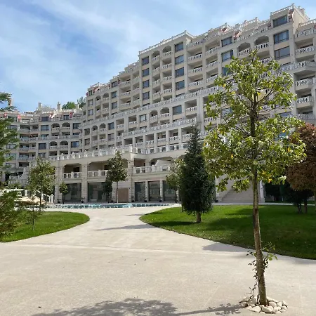 Deluxe South Bay Varna