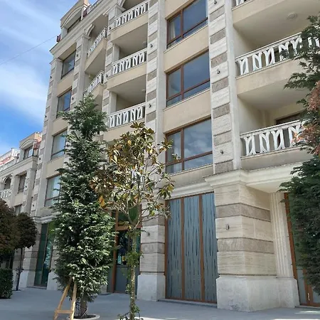 Deluxe South Bay Apartament Varna