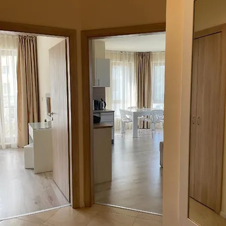 Deluxe South Bay Apartment