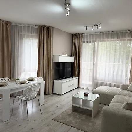 Deluxe South Bay Apartment *
