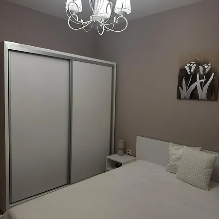 Deluxe South Bay Apartment