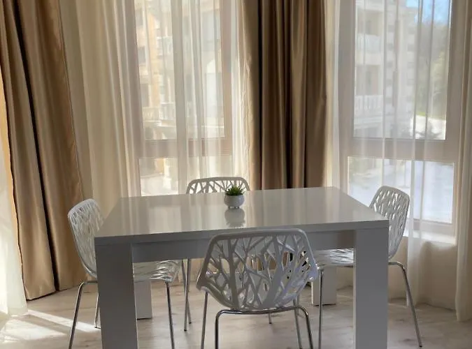 Deluxe South Bay Warna